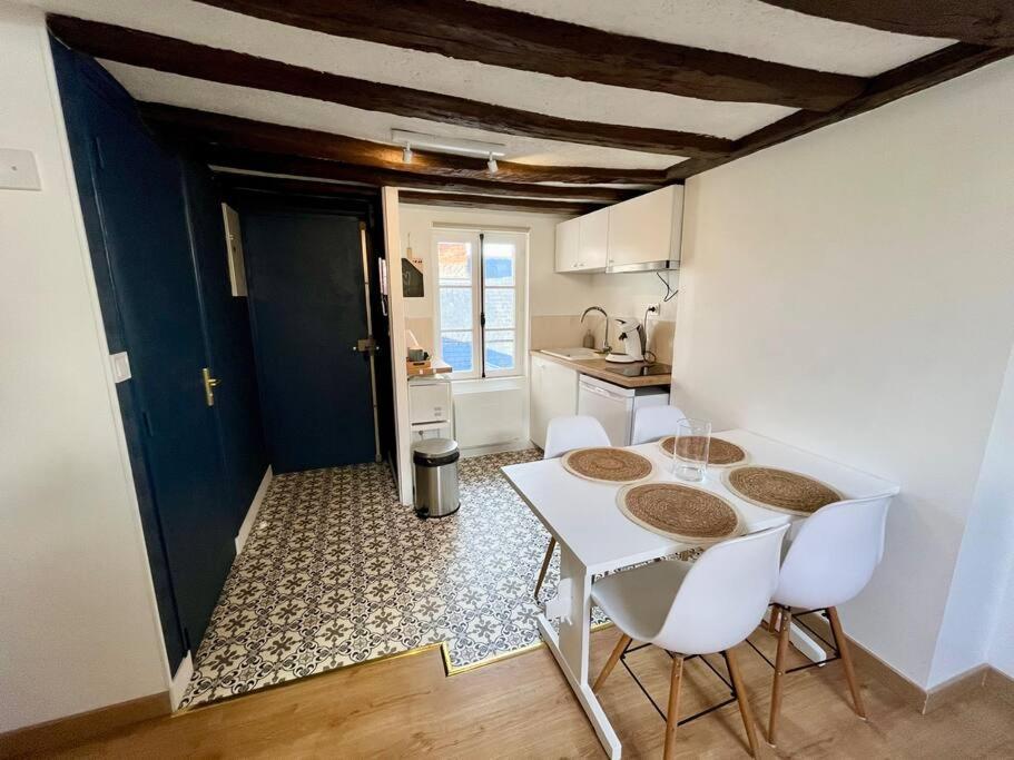Appartement Cosy Hypercentre Place St Pierre Saumur Eksteriør billede