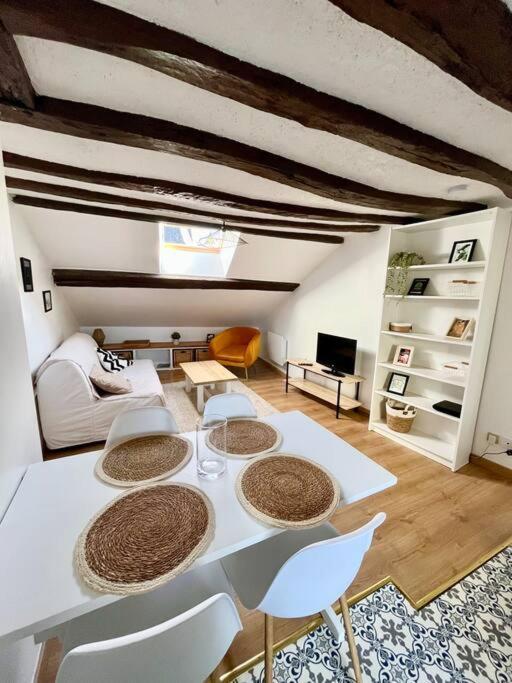 Appartement Cosy Hypercentre Place St Pierre Saumur Eksteriør billede